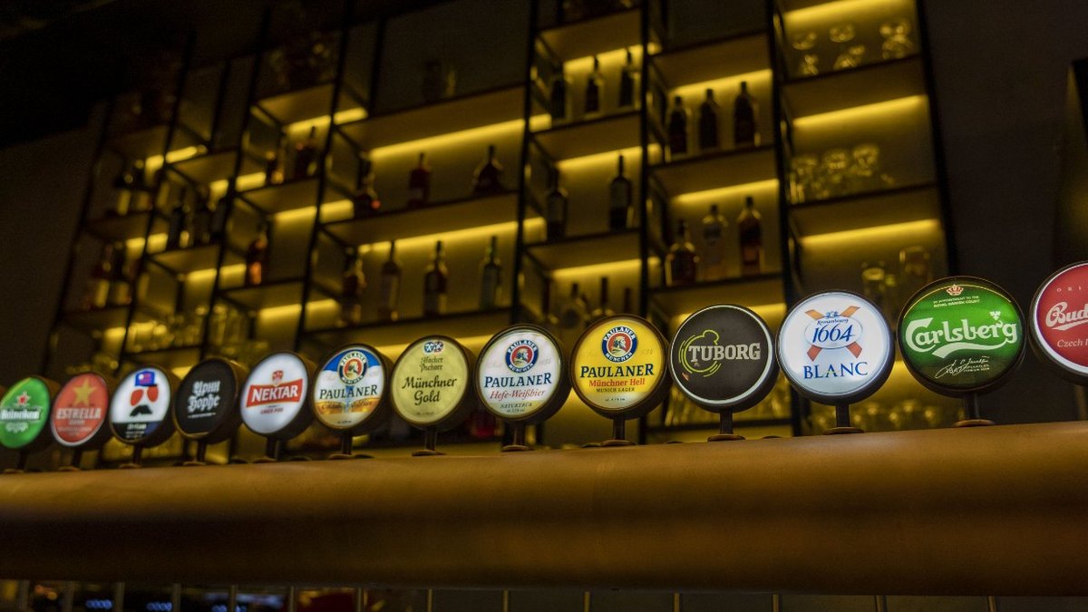 Oktobar Pub — prezentacioni sajt za restoran